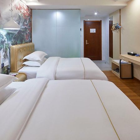 Insail Hotels Airport Road Гуанчжоу Екстер'єр фото