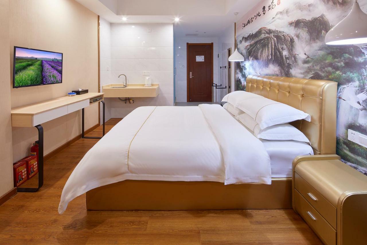 Insail Hotels Airport Road Гуанчжоу Екстер'єр фото
