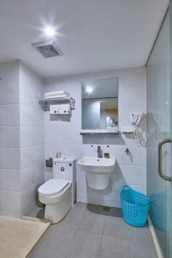 Insail Hotels Airport Road Гуанчжоу Екстер'єр фото