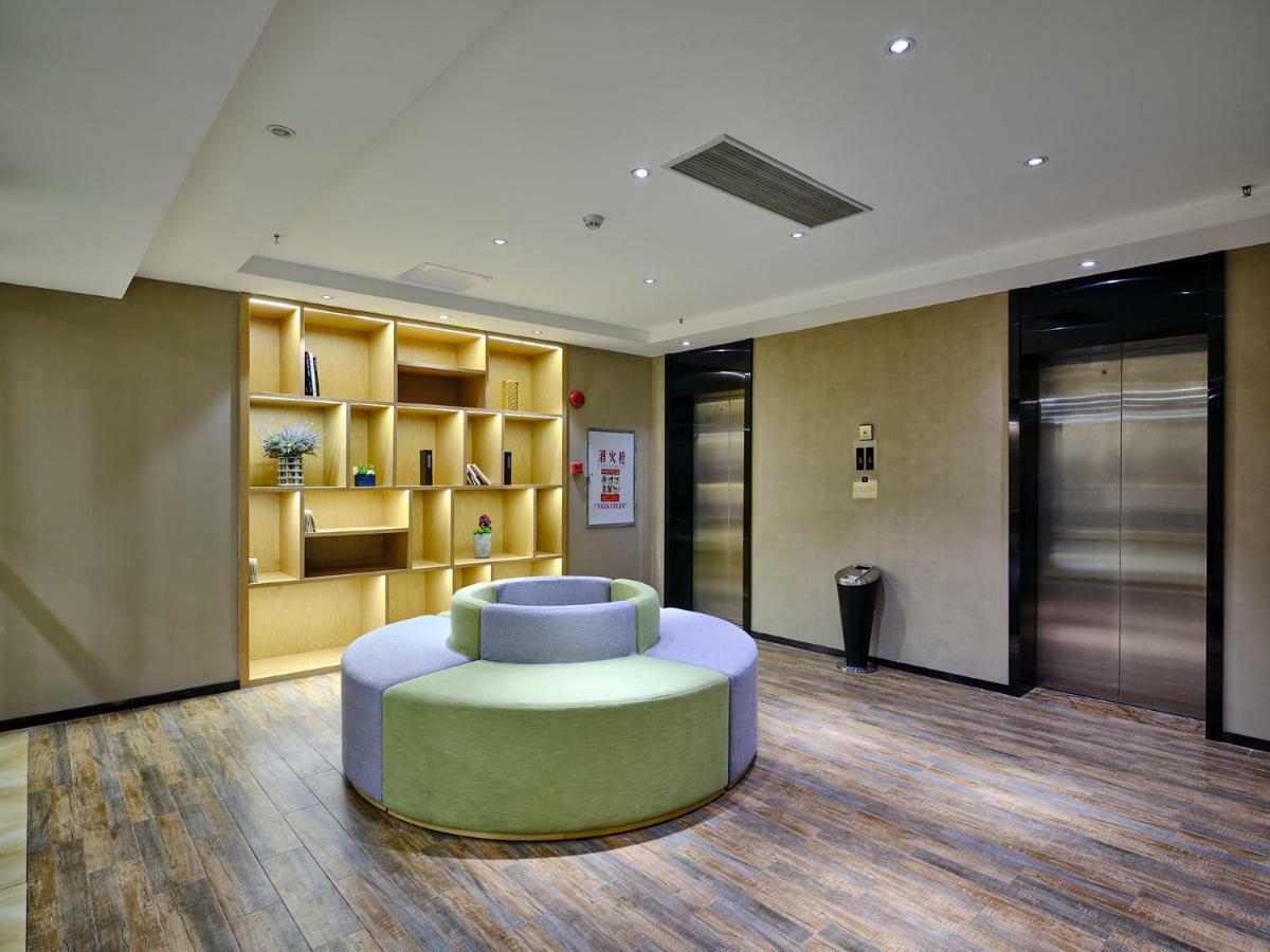 Insail Hotels Airport Road Гуанчжоу Екстер'єр фото